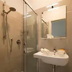 Pillon 3* ביביונה